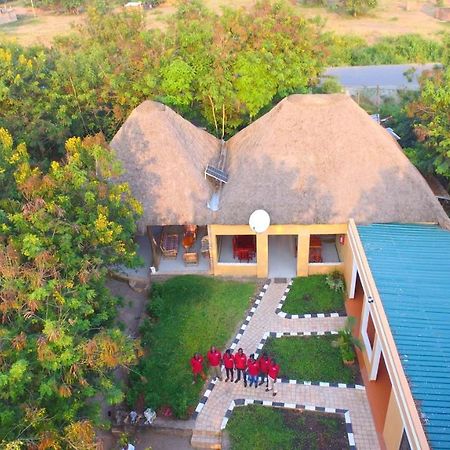 Irungu Forest Safari Lodge Katunguru エクステリア 写真