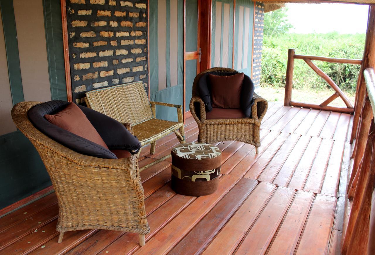 Irungu Forest Safari Lodge Katunguru エクステリア 写真