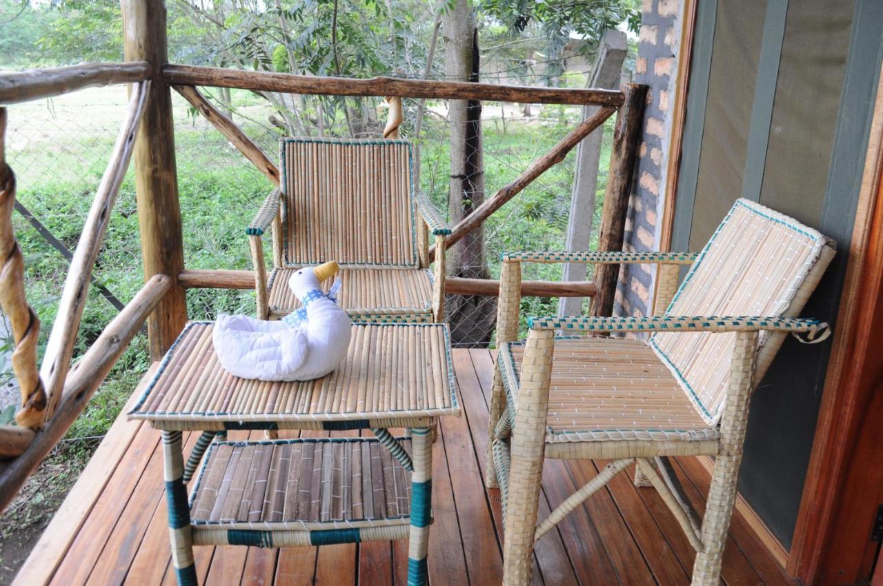 Irungu Forest Safari Lodge Katunguru エクステリア 写真