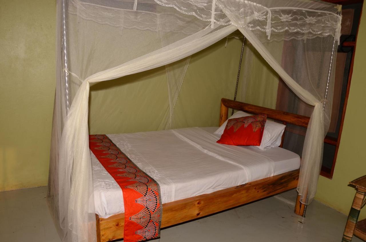 Irungu Forest Safari Lodge Katunguru エクステリア 写真