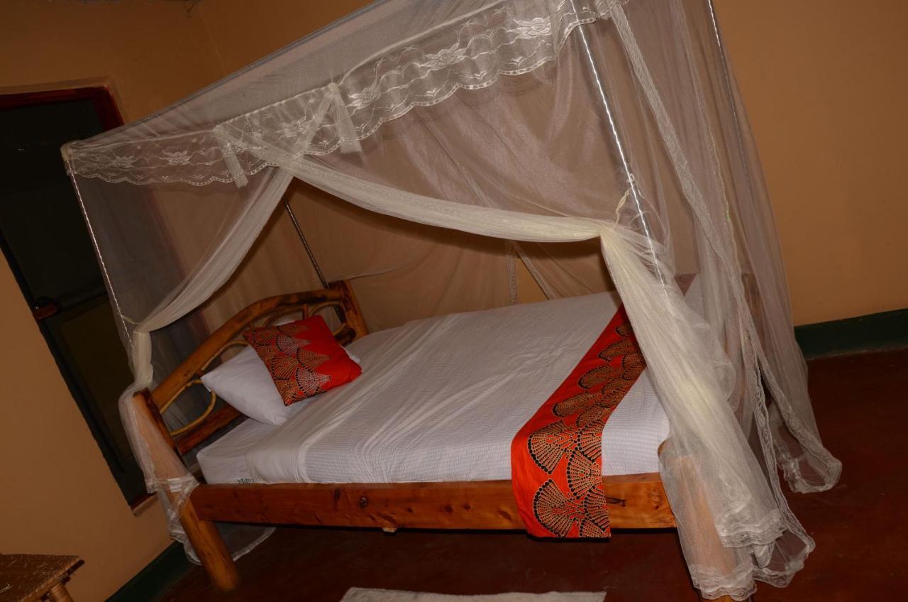 Irungu Forest Safari Lodge Katunguru エクステリア 写真
