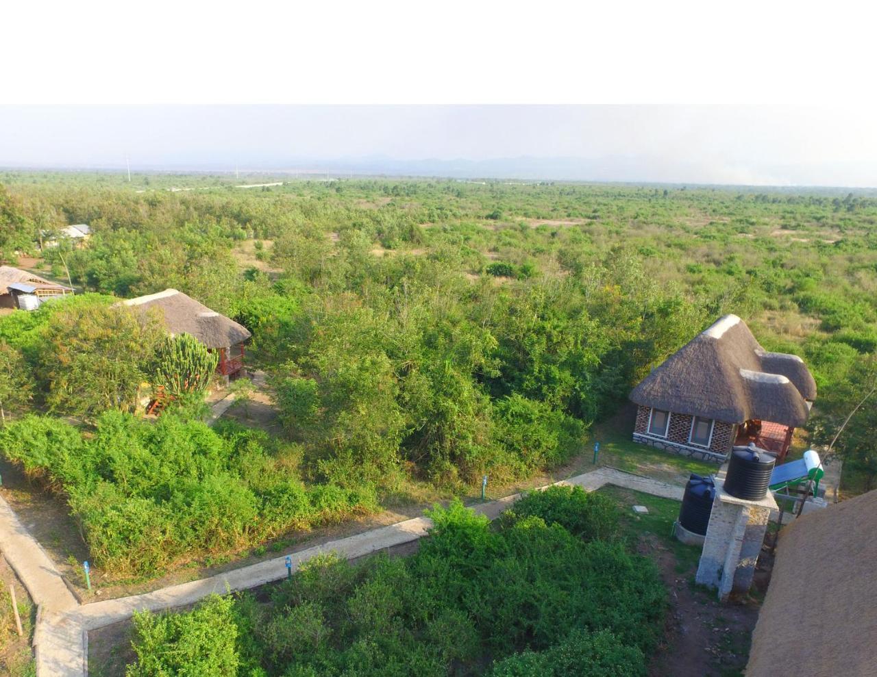 Irungu Forest Safari Lodge Katunguru エクステリア 写真
