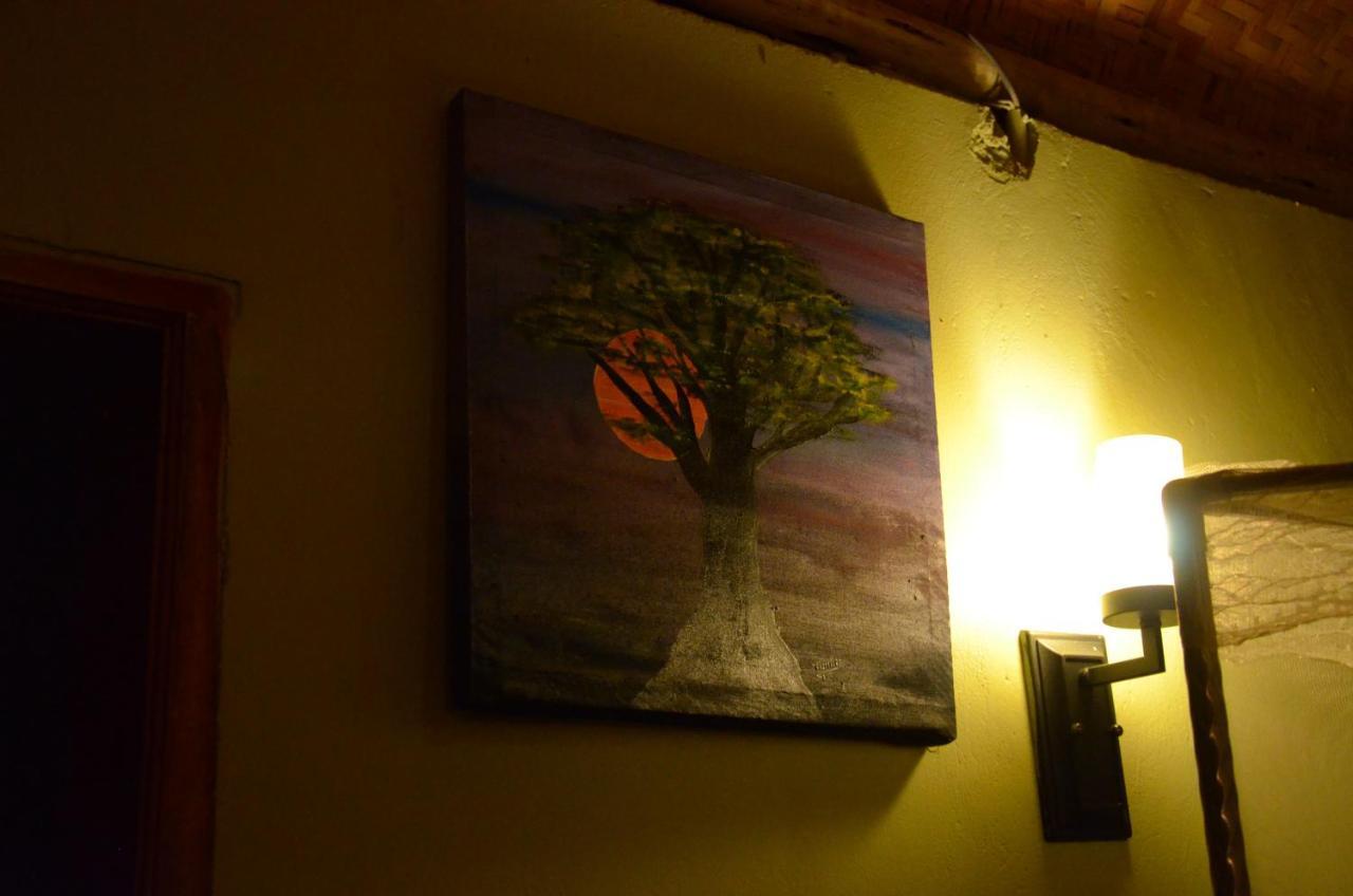 Irungu Forest Safari Lodge Katunguru エクステリア 写真