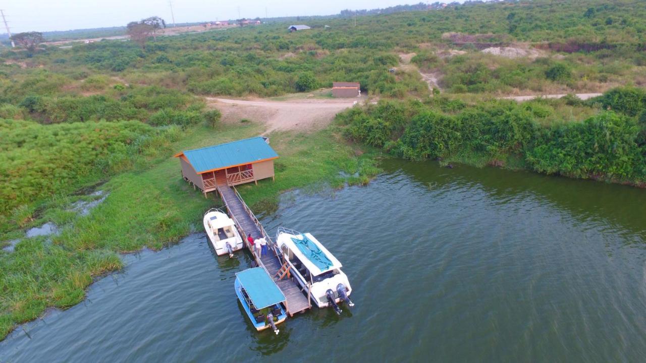 Irungu Forest Safari Lodge Katunguru エクステリア 写真