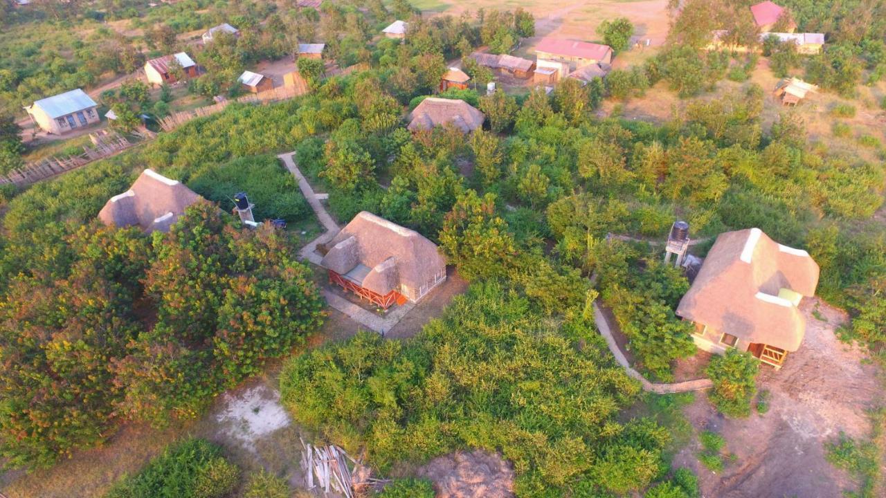 Irungu Forest Safari Lodge Katunguru エクステリア 写真